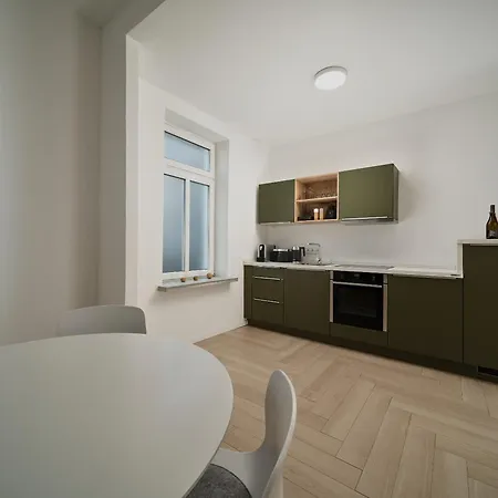 ホテル Siebzehn80 3*