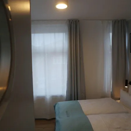 Siebzehn80 ホテル カロリーネンジール