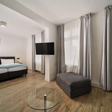 ホテル Siebzehn80 3*