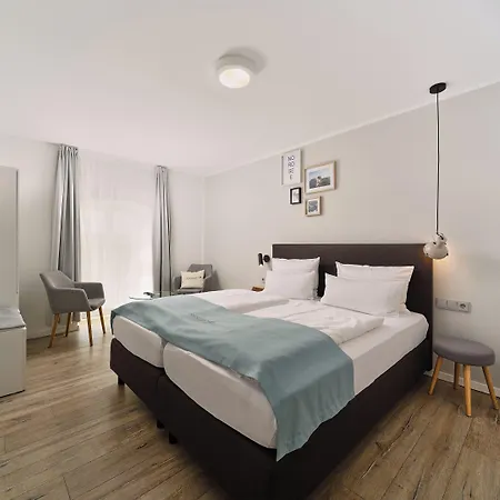 Siebzehn80 3* カロリーネンジール